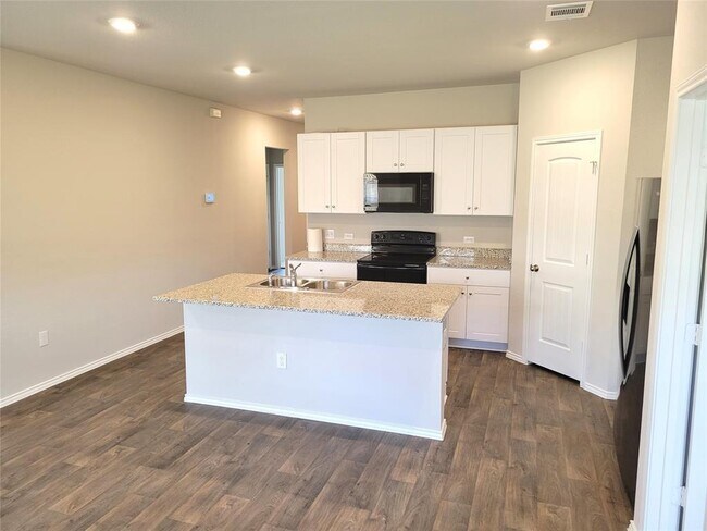 Building Photo - 6012 Brocade Dr