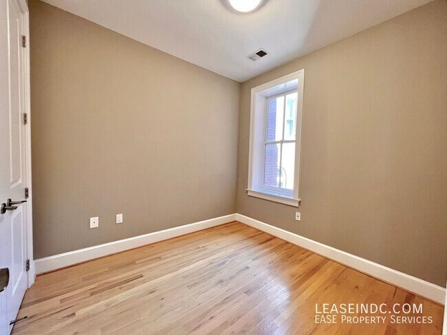 Building Photo - 444 M St NW