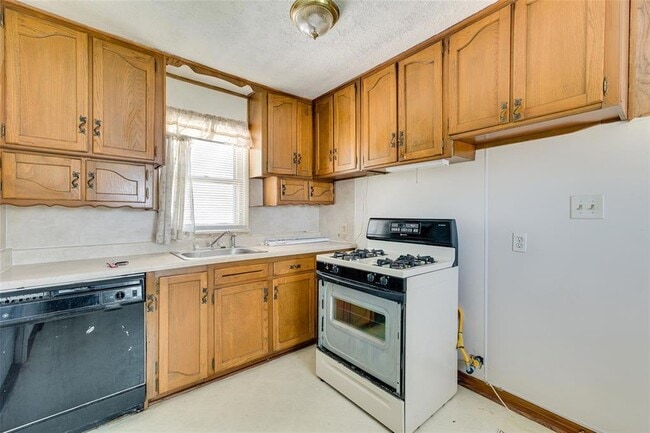 Building Photo - 745 SE 42nd St