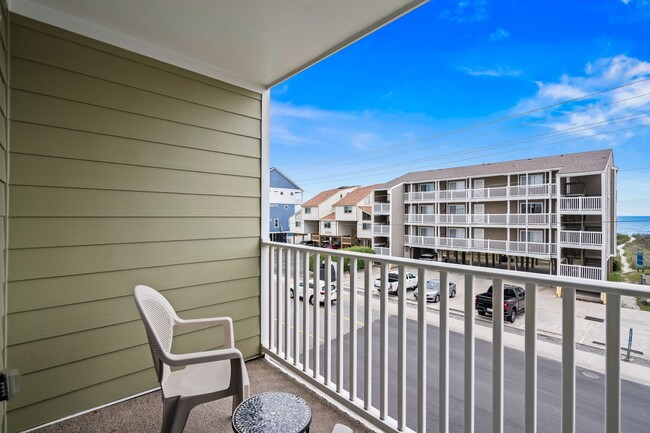 Building Photo - Snowbird Rental