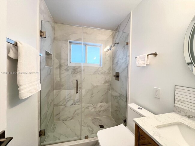 Building Photo - 2827 SW 24th St