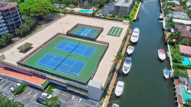 Building Photo - 899 Jeffery St