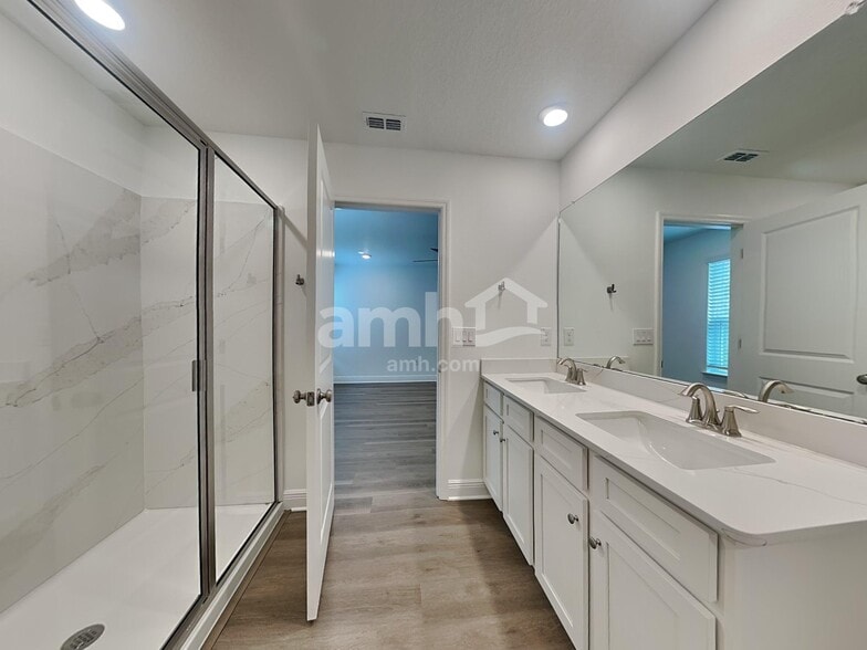 Building Photo - 6649 Atlantic Bch Ave
