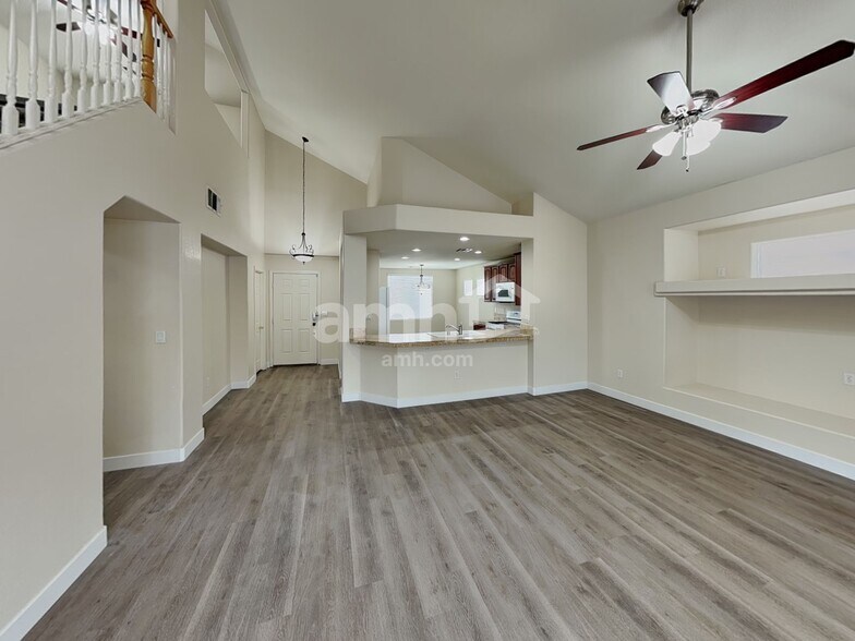 Building Photo - 3810 Shimmering Creek Ave