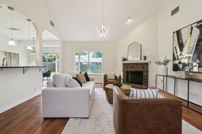 Building Photo - 2807 Glenwood Trail