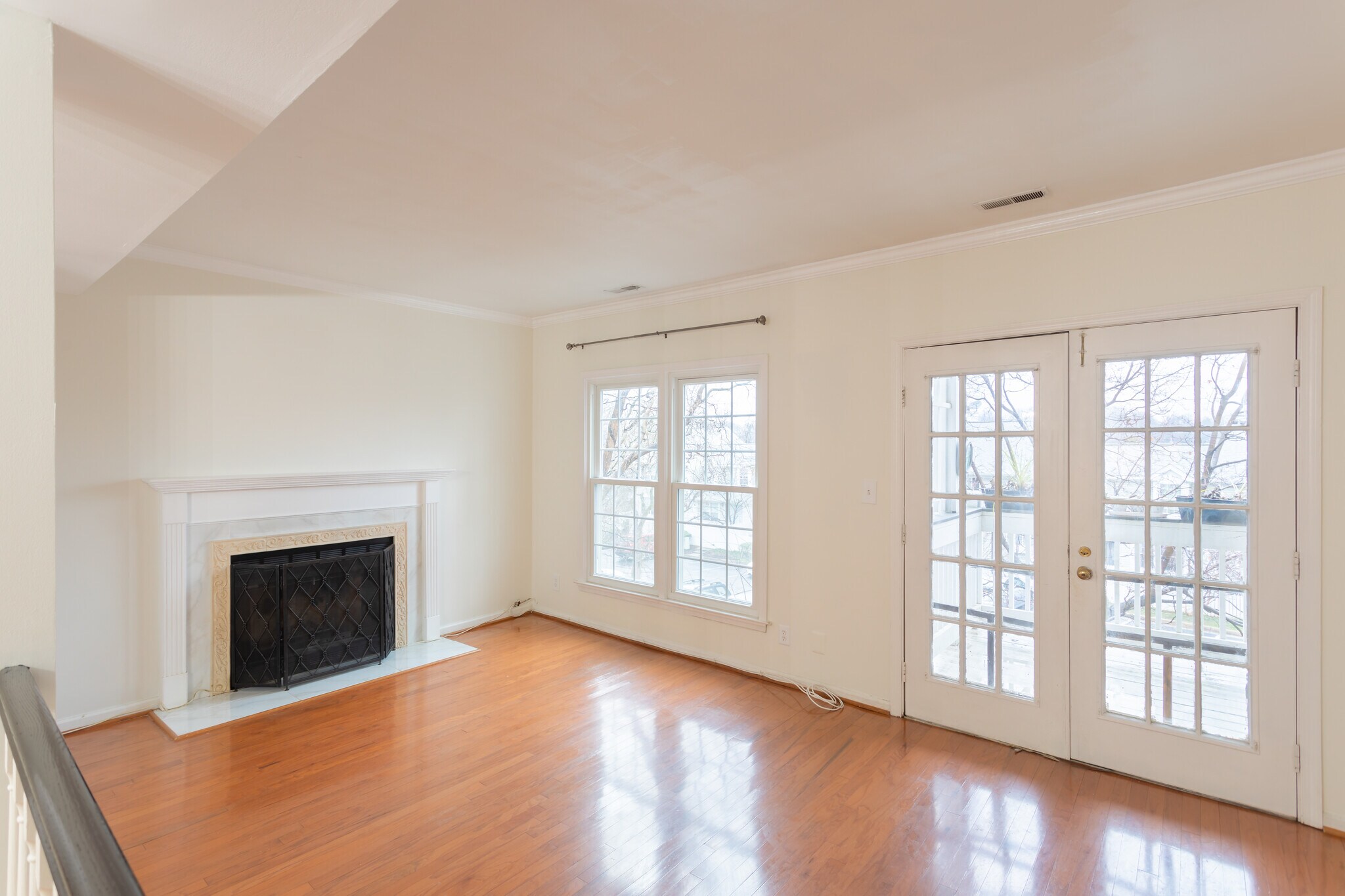 dining room w/porch access - 2919 S Woodstock St
