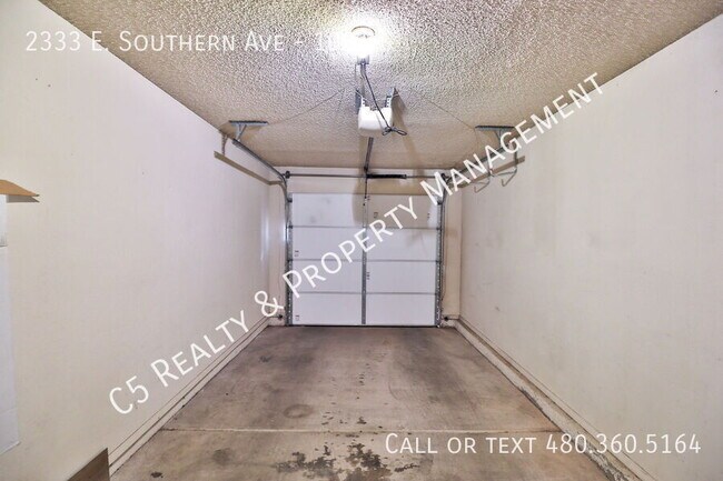 Building Photo - Adorable 2 Bed/2 Bath Tempe Townhouse