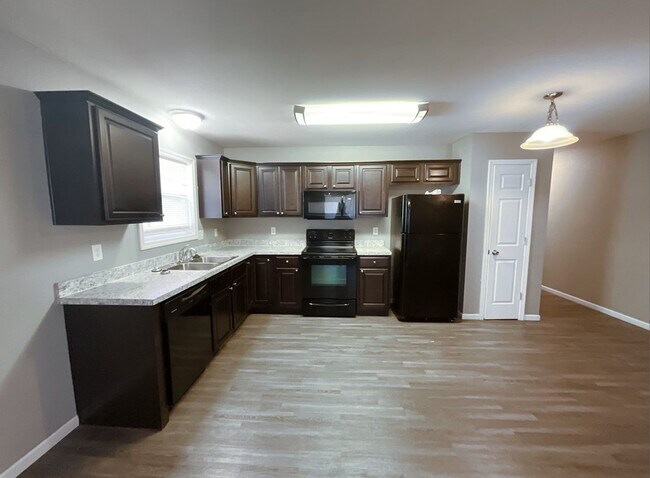 Building Photo - 2140 N Travis