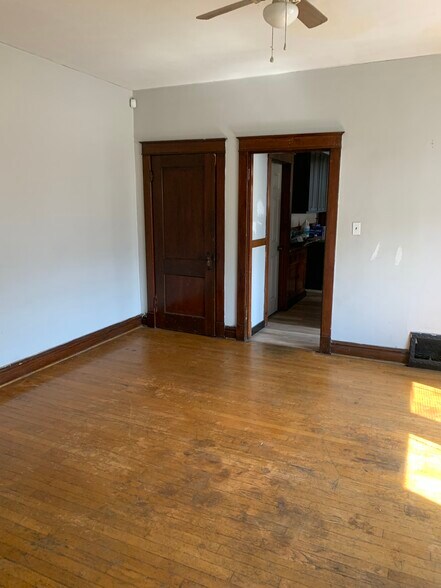 Bedroom - 4658 Michigan Ave