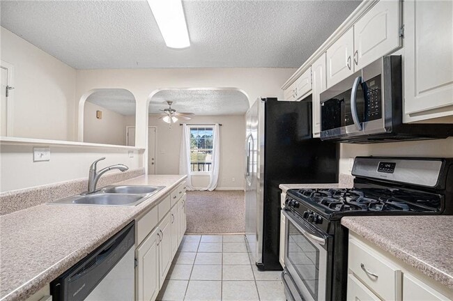 Building Photo - 1414 N Hampton Dr