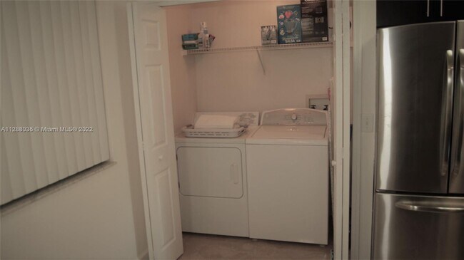 Building Photo - 3155 NE 184th St