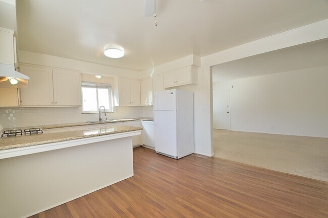 Building Photo - t2603