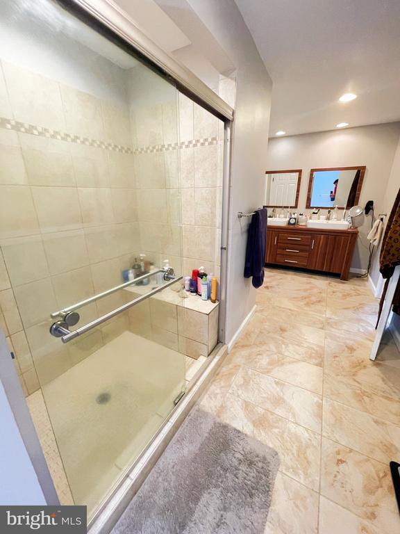 Building Photo - 13209 Lantern Hollow Dr