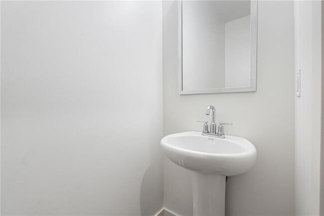 Building Photo - 5820 Calle Vis Dr
