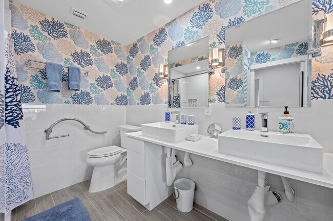 Building Photo - 3230 S Ocean Blvd