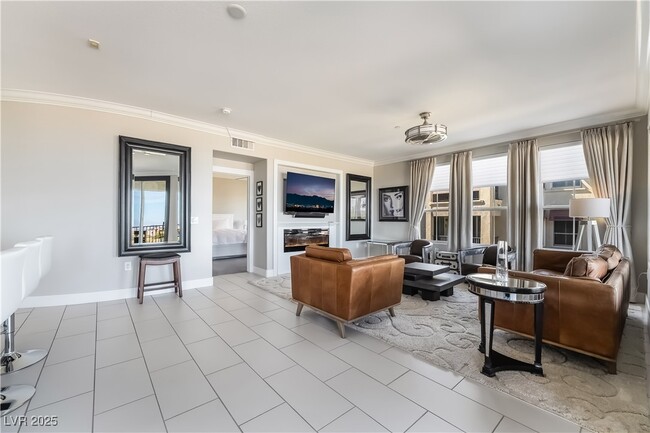 Building Photo - 2555 Hampton Rd