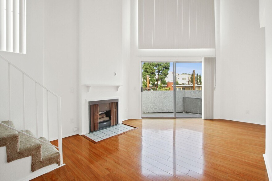 Primary Photo - 3685 Watseka Ave