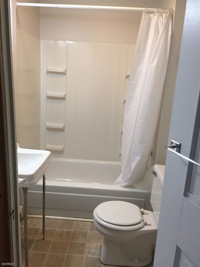 Building Photo - 324 Orange St