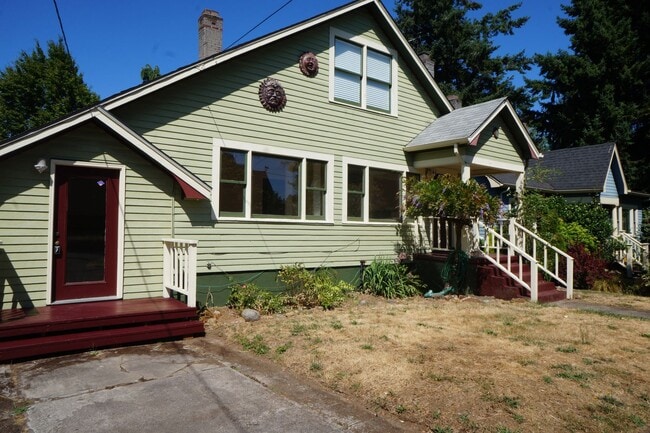 Building Photo - NE Portland 3 bedroom Rose City Park - APP...