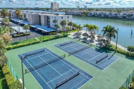 Building Photo - 7420 Bay Island Dr S