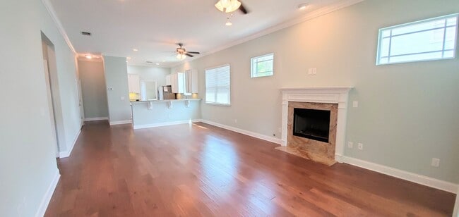 Building Photo - Newer Construction in Avondale!