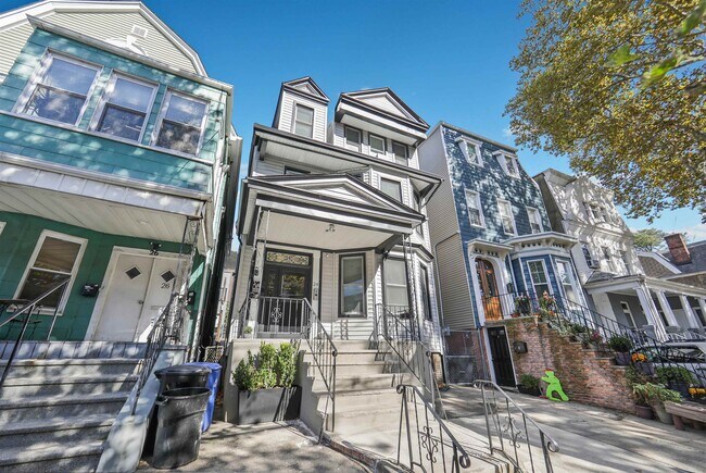 Building Photo - 24 Belmont Ave