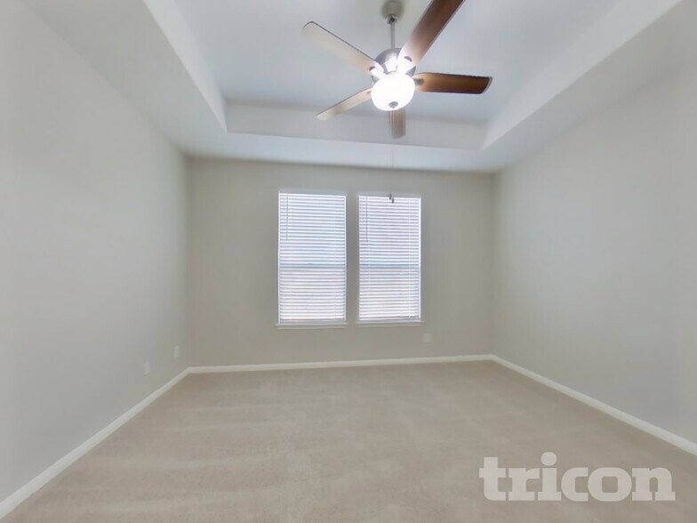 Building Photo - 12850 Spruce Cir