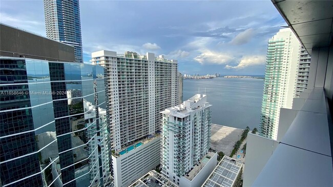 Building Photo - 1395 Brickell Ave