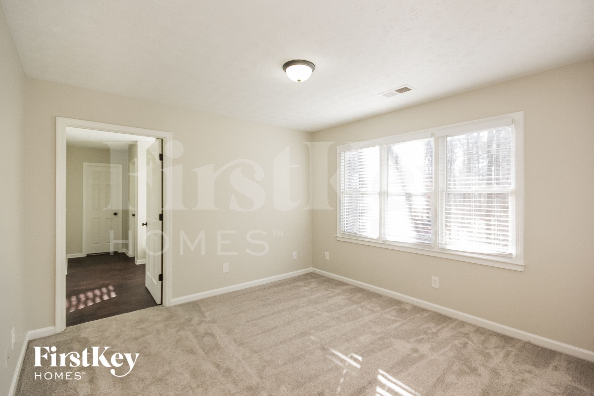 Building Photo - 3511 Wellsley Dr