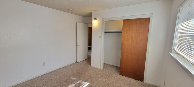 Building Photo - re1417