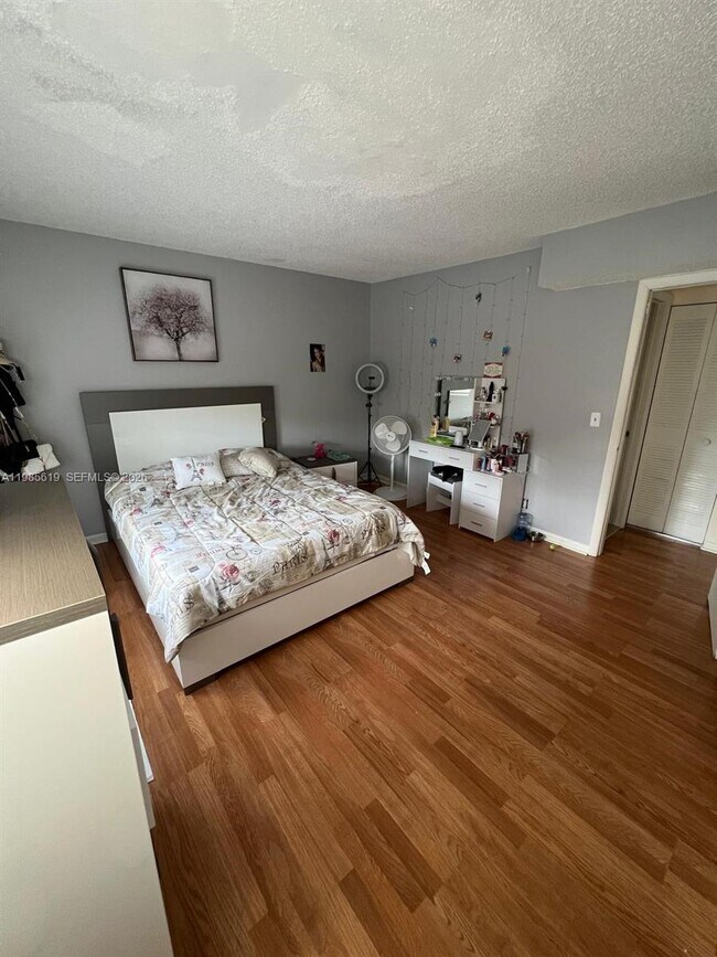 Building Photo - 8657 SW 5th St