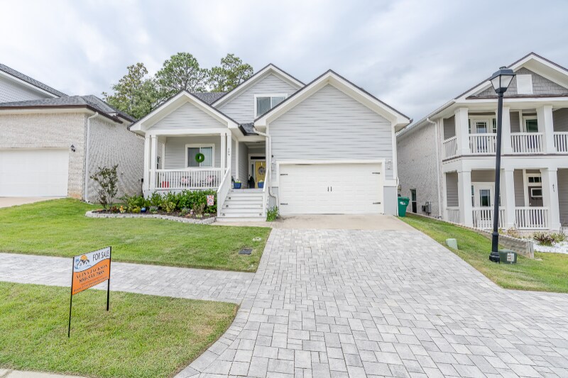 Building Photo - 409 Hideaway Ln