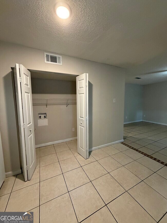 Building Photo - 113 Seaparc Cir