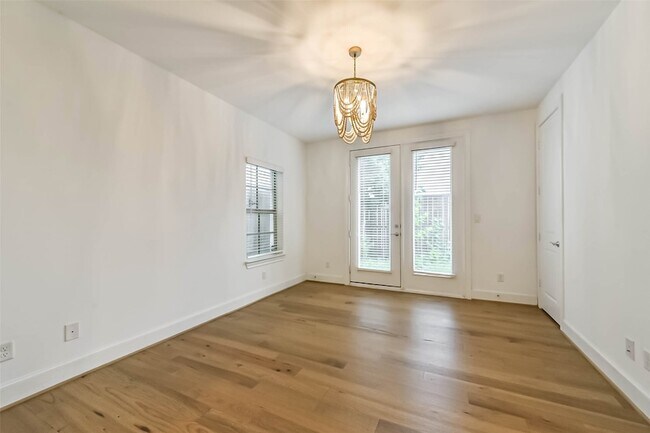 Building Photo - 4019 University Grove St