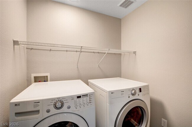 Building Photo - 7701 W Robindale Rd