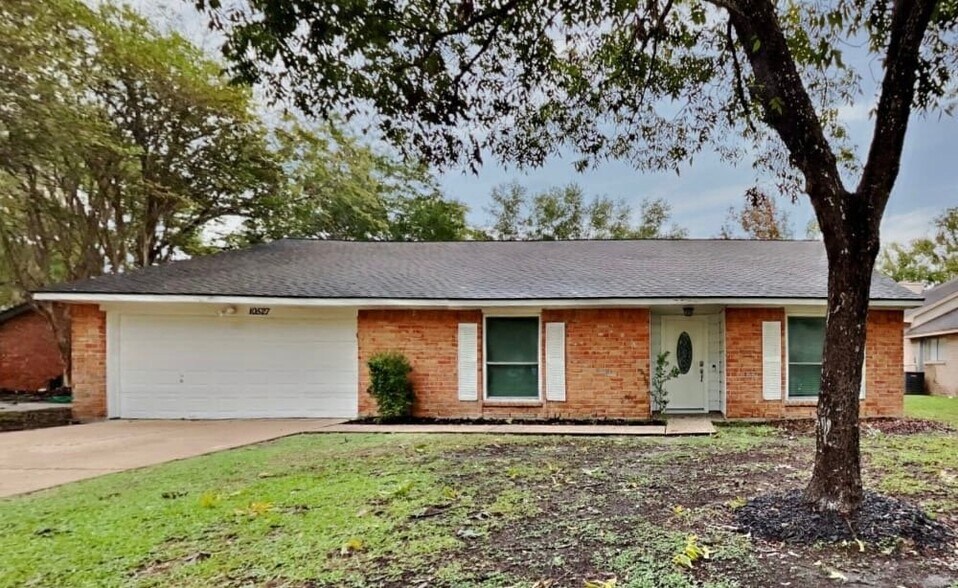 Building Photo - 10507 Mills Walk Dr