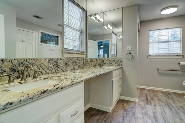 Building Photo - 2619 Eastgrove Ln