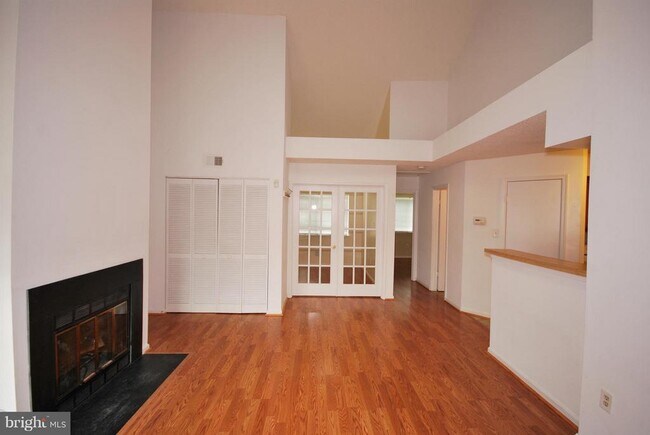 Building Photo - 10825 Amherst Ave