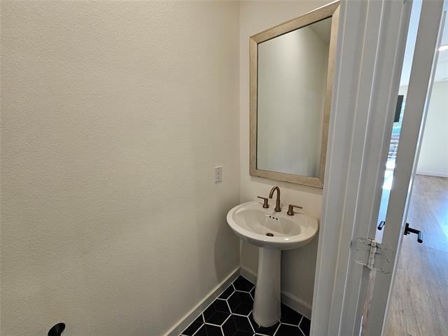 Building Photo - 3400 Zellwood Ln