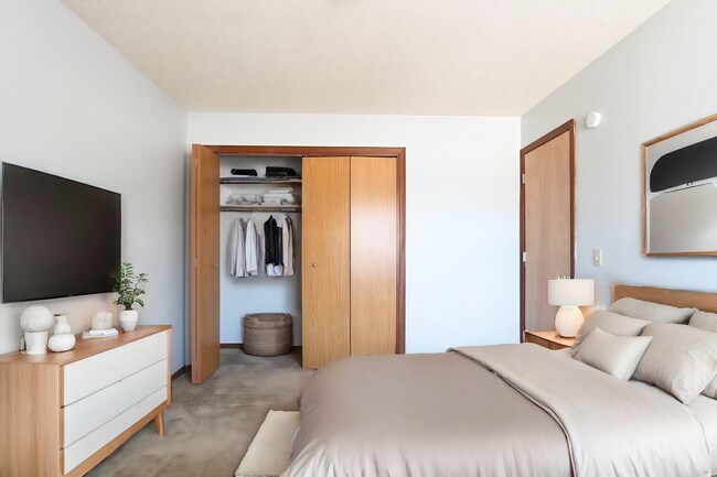 Building Photo - Near Local Shops and Restaurants