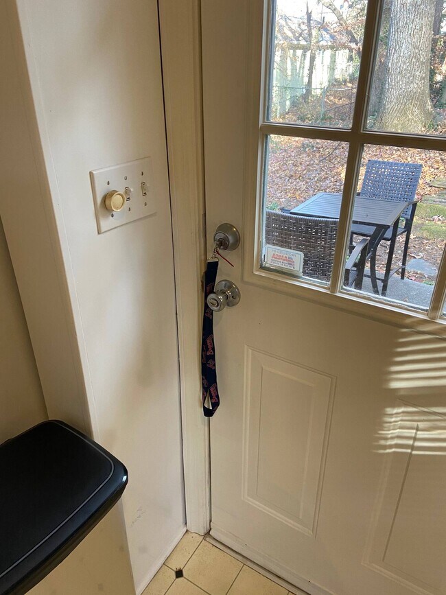 Building Photo - 1805 Piedmont Way NE