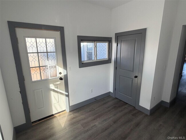 Building Photo - 2651 E Main St