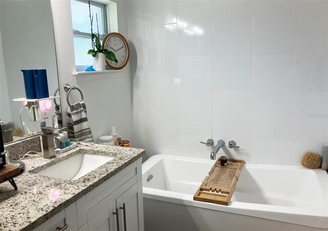 Building Photo - 2101 Queensboro Ave S