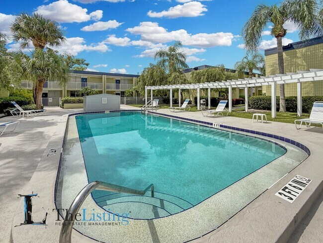 Building Photo - 1301 S Howard Ave