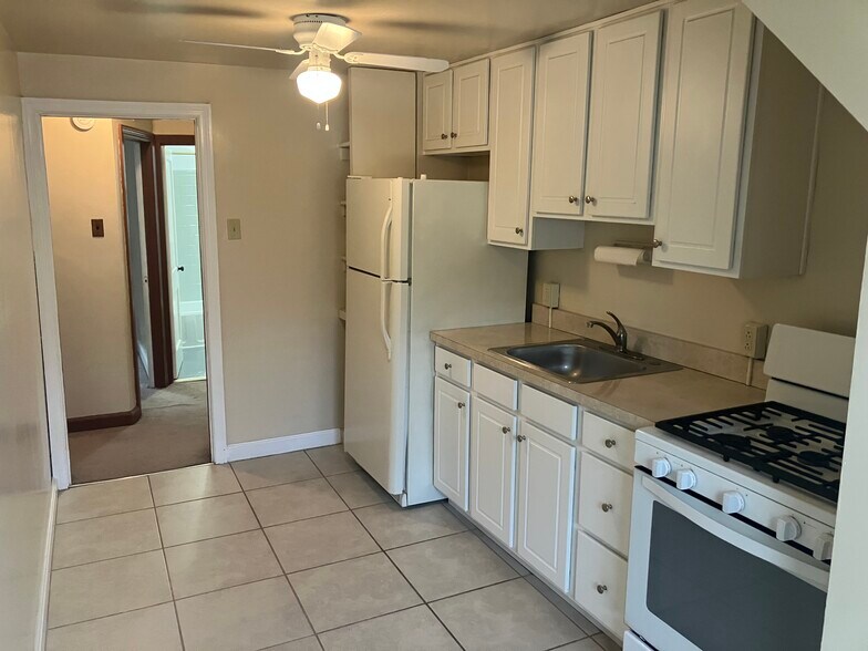 Building Photo - 111 Hillcrest Ave