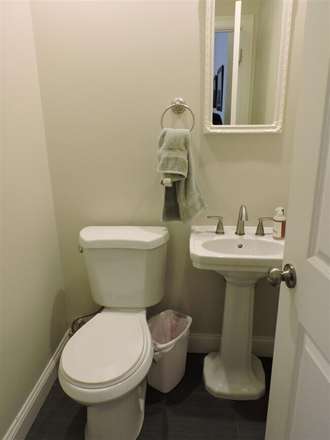 Building Photo - 7 Marney St