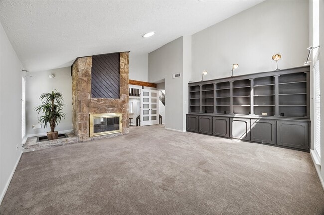 Building Photo - 15754 Walkwood Dr