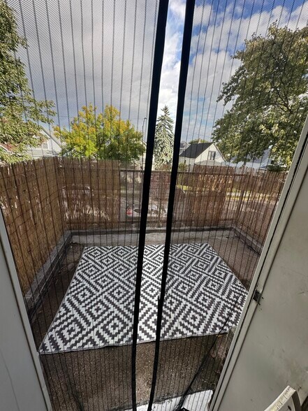 Building Photo - 3733 W Addison St