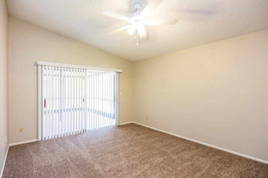 Building Photo - 5701 Longleaf Dr