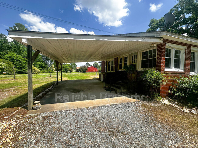 Building Photo - 4471 Rains Crossroads Rd